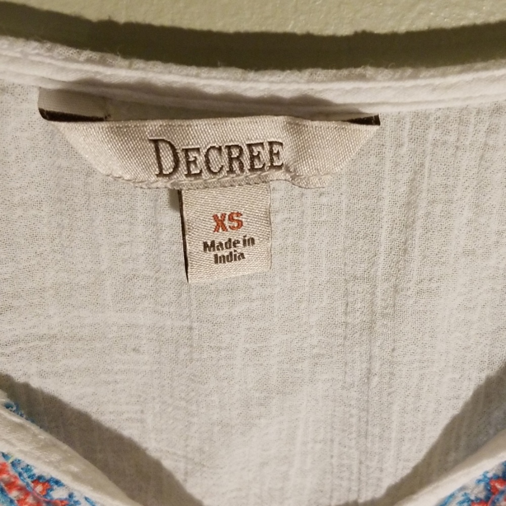 Shirt - Picture 3 of 4